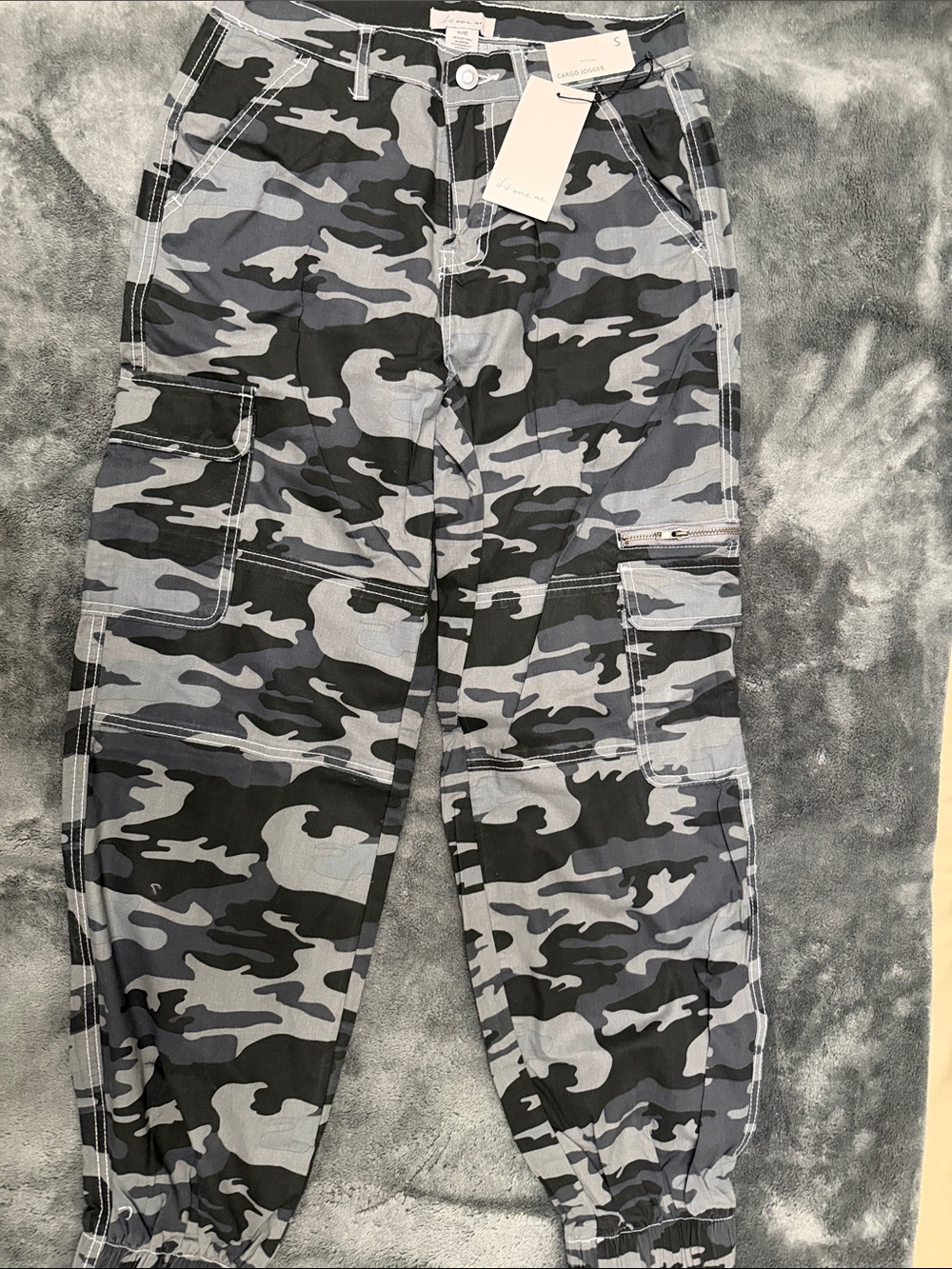 if it were me Women’s Gray & Black Camo Cargo Pants